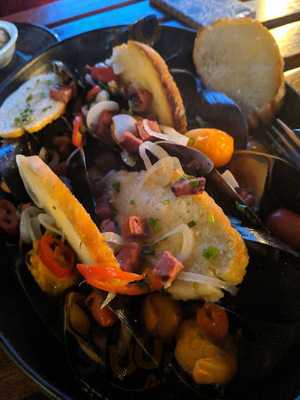 Blue Tongue Wine Bar