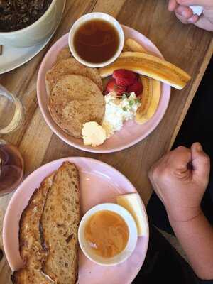 Bread & Circus Wholefoods Canteen