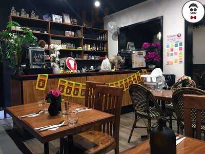 The White Elephant On Barkly