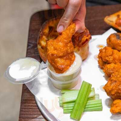 Sal's Authentic New York Pizza