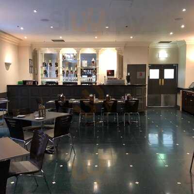 Harry's Restaurant & Bar