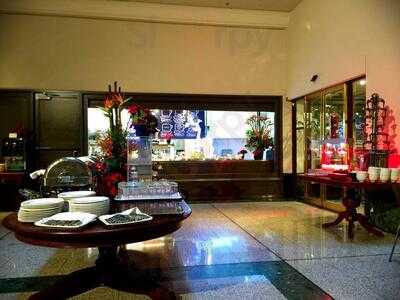 Harry's Restaurant & Bar