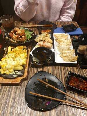 Momo Sukiyaki & Shabu Shabu