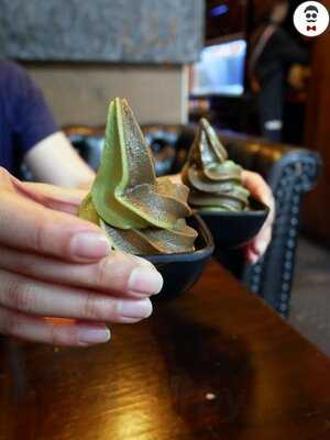 Momo Sukiyaki & Shabu Shabu