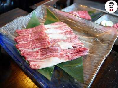 Momo Sukiyaki & Shabu Shabu