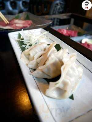 Momo Sukiyaki & Shabu Shabu