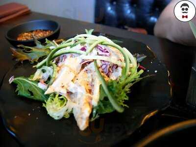 Momo Sukiyaki & Shabu Shabu