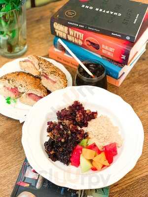 Ampersand Cafe & Bookstore