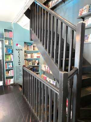 Ampersand Cafe & Bookstore