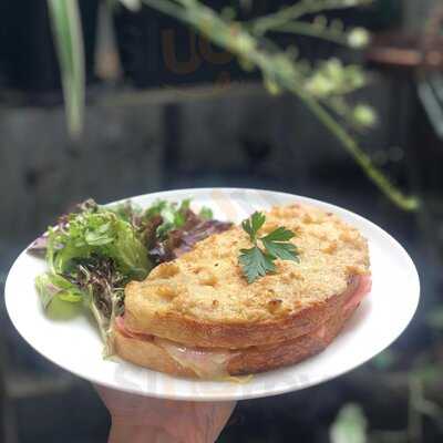 Mallalieu Cafe, Boutique & Artisan Deli