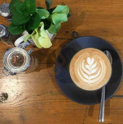 Mallalieu Cafe, Boutique & Artisan Deli