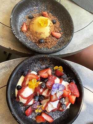 Contact Bar & Kitchen