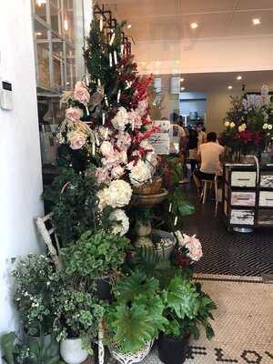 Flovie Florist Cafe