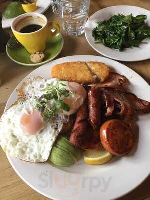 Queenie's Restaurant & Cafe