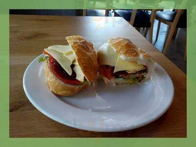 Queenie's Restaurant & Cafe