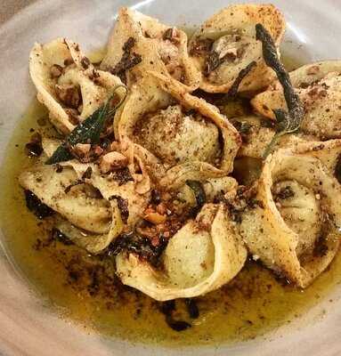 The Montague 1869 - Neighbourhood Eatery