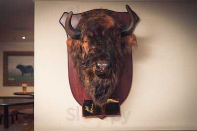 Vic’s Bar & Pool Room