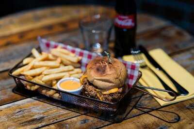 Field House Restaurant And Bar