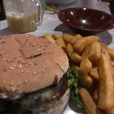 Arabesque Restaurant And Lounge