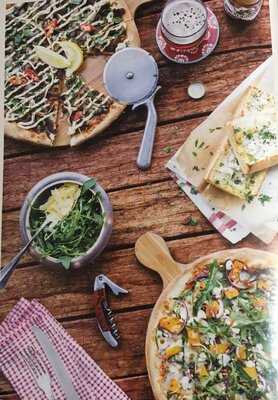 Crisp Pizza & Expresso