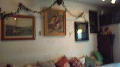 Wolf's Lair Drinking Haus And Treetop