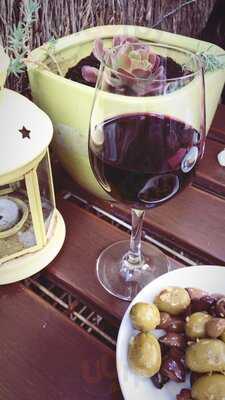 Wolf's Lair Drinking Haus And Treetop