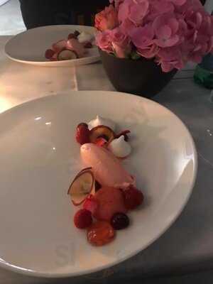 Fomo Wine Bar Restaurant