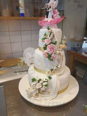 Patisserie Petunia Bakery And Cafe