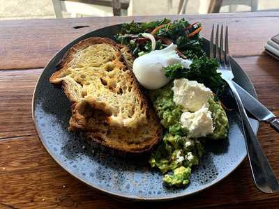 Middle Street Food And Coffee