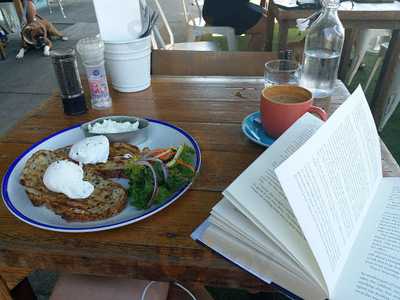 Middle Street Food And Coffee