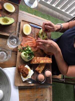 Middle Street Food And Coffee