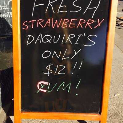 Moshpit Small Rock’n’roll Bar