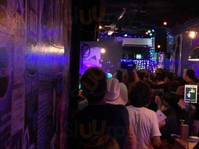 Moshpit Small Rock’n’roll Bar