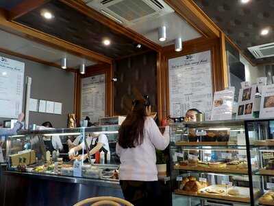 N. Lee Bakery Cafe