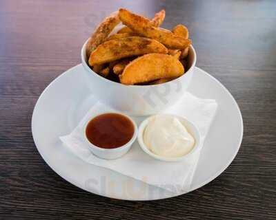 Carlton Pizzeria Bar & Restaurant