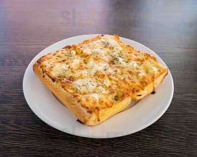 Carlton Pizzeria Bar & Restaurant