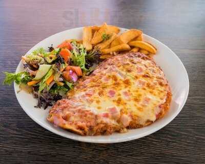 Carlton Pizzeria Bar & Restaurant