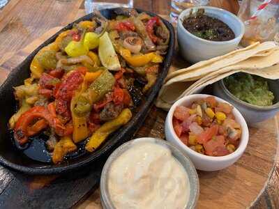 La Cabra Hawthorn - Modern Mexican