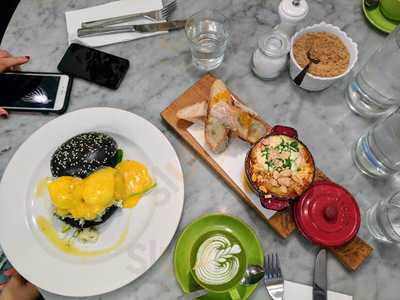 Klik Cafe | Food & Drink