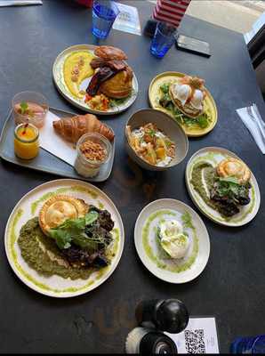 Klik Cafe | Food & Drink