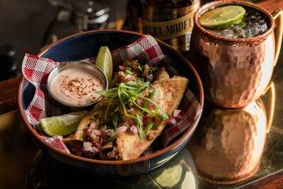 White Oaks Saloon Bar And Dining