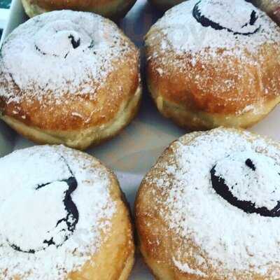 Barry Road Hot Bread & Cake Shop