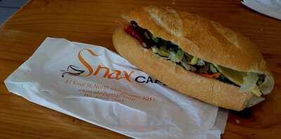 Snaxs Cafe