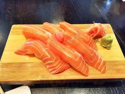 Maguro Sushi Sashimi