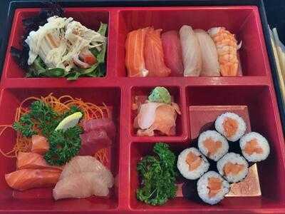 Maguro Sushi Sashimi