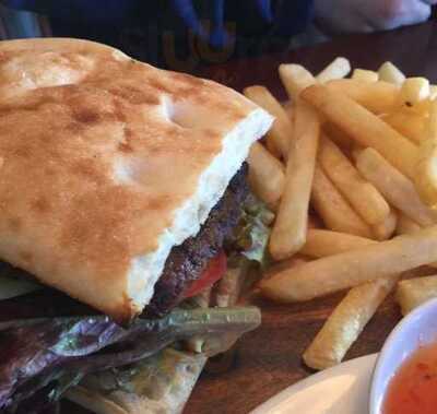 Rose Shamrock & Thistle Hotel