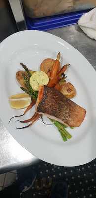 Rose Shamrock & Thistle Hotel