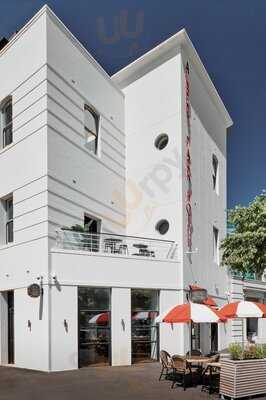 The Albert Park Hotel