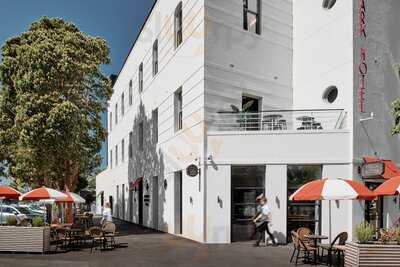 The Albert Park Hotel