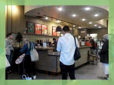 Starbucks Spencer Street